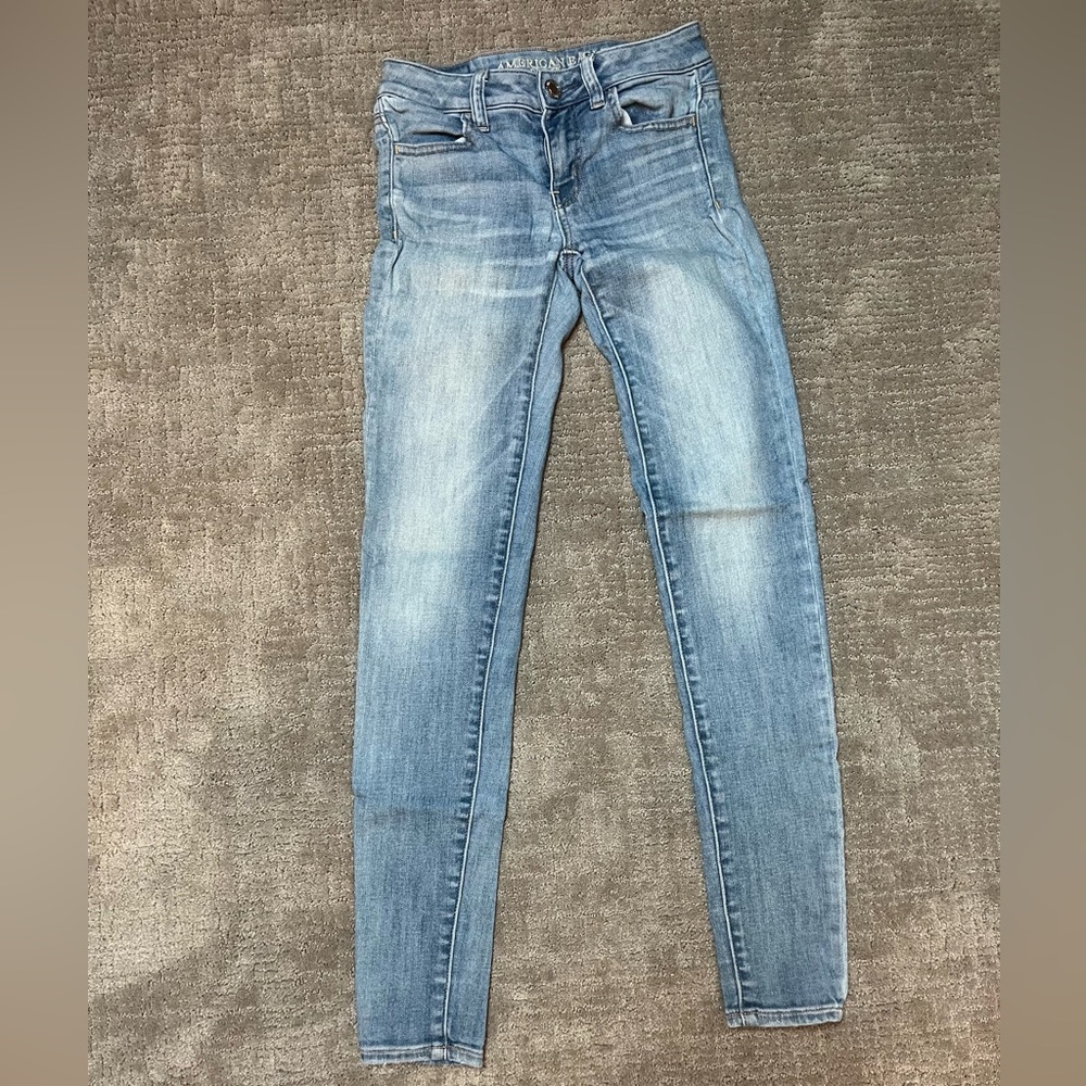 Women’s American Eagle skinny jeans
